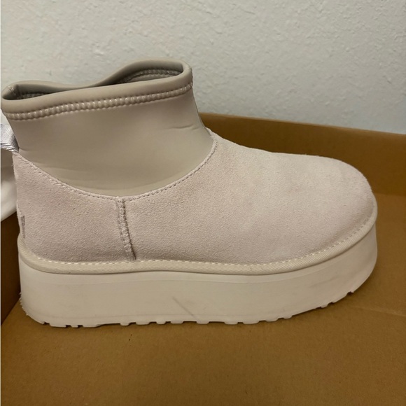 UGG Women's Cream Platform Boots - Picture 2 of 9